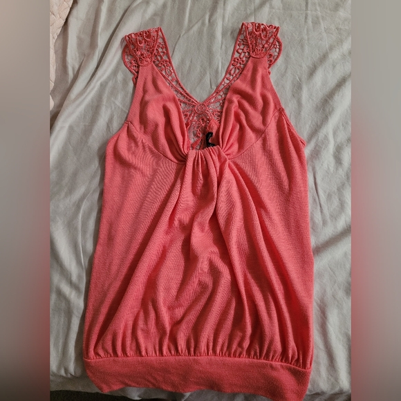 Tank top - Picture 1 of 2